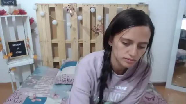 Image 3 of silvanaroberts_ Stream on Chaturbate on 18 months ago