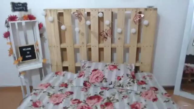 Image 12 of silvanaroberts_ Stream on Chaturbate on 17 months ago