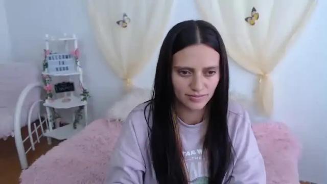 Image 2 of silvanaroberts_ Stream on Chaturbate on 16 months ago