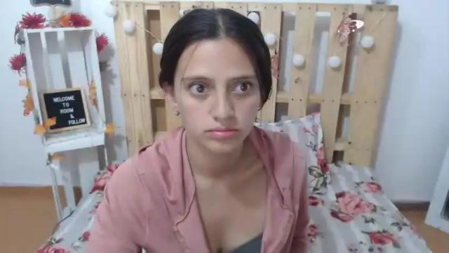 Image 10 of silvanaroberts_ Stream on Chaturbate on 16 months ago