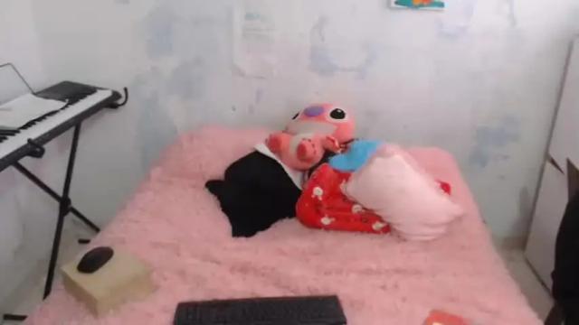 Image 11 of silvanaroberts_ Stream on Chaturbate on 14 months ago
