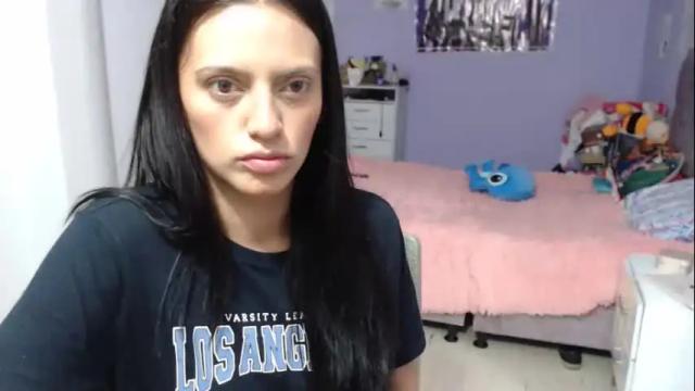 Image 6 of silvanaroberts_ Stream on Chaturbate on 1 month ago