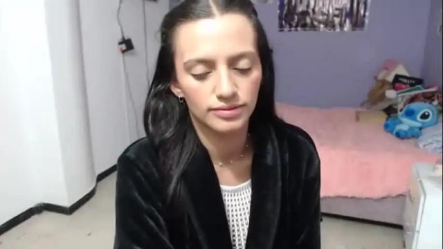 Image 3 of silvanaroberts_ Stream on Chaturbate on 1 month ago