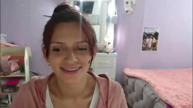Image 4 of silvanaroberts_ Stream on Chaturbate on 4 months ago
