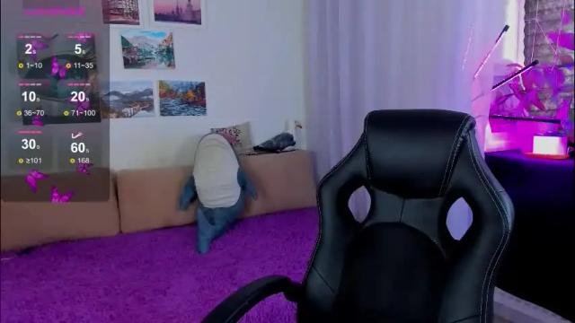 Thumbnail 1, silverfoxxxxy's Stream at Chaturbate, 2 months ago