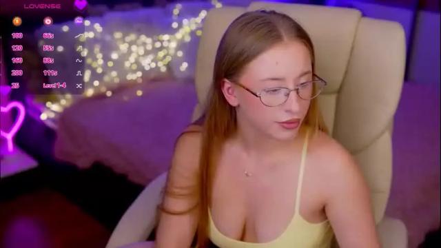 Image 3 of silverrmoon Stream on Chaturbate on 1 month ago