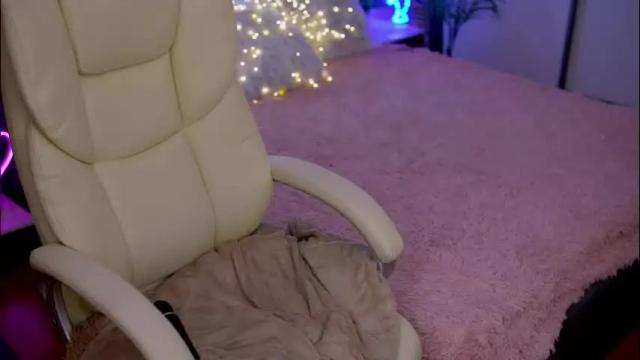 Image 10 of silverrmoon Stream on Chaturbate on 1 month ago