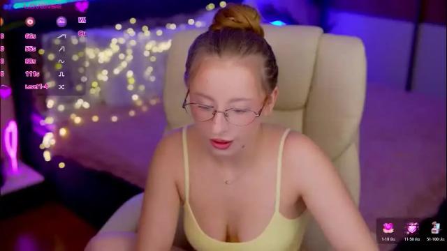 Image 4 of silverrmoon Stream on Chaturbate on 1 month ago