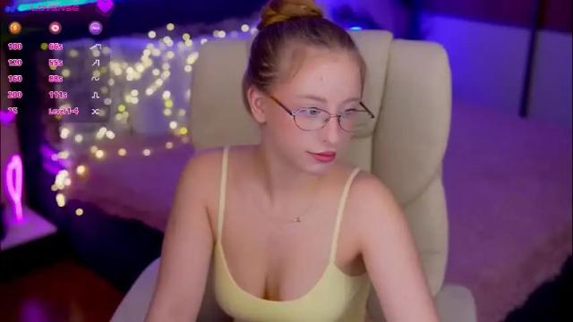 Image 6 of silverrmoon Stream on Chaturbate on 1 month ago