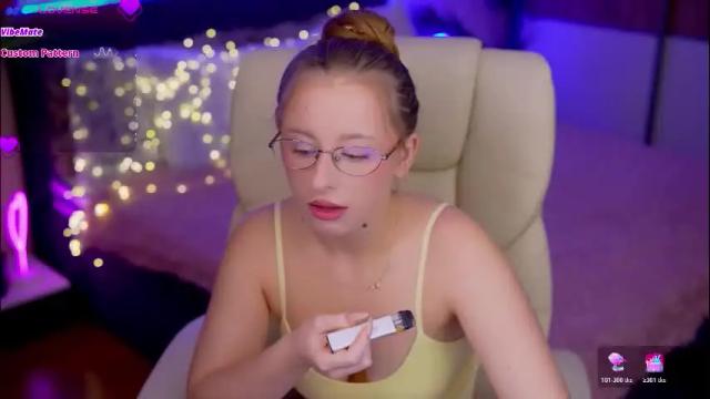 Image 7 of silverrmoon Stream on Chaturbate on 1 month ago