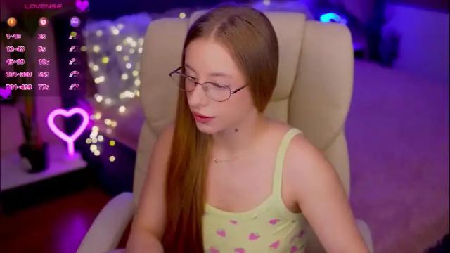 Image 3 of silverrmoon Stream on Chaturbate on 1 month ago