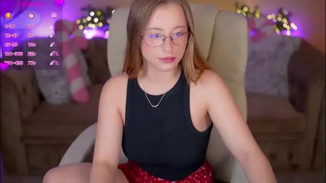 Image 12 of silverrmoon Stream on Chaturbate on 9 days ago