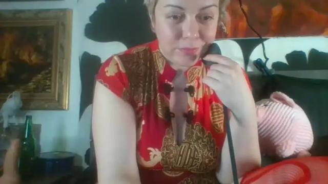 Image 3 of silvia_lamberti Stream on Chaturbate on 26 months ago