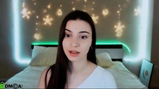 Image 2 of silvia_queen1 Stream on Chaturbate on 15 months ago