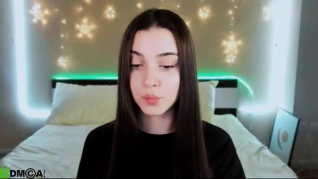 Image 2 of silvia_queen1 Stream on Chaturbate on 15 months ago