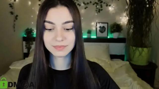Image 2 of silvia_queen1 Stream on Chaturbate on 14 months ago