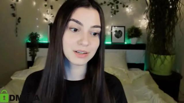Image 3 of silvia_queen1 Stream on Chaturbate on 14 months ago