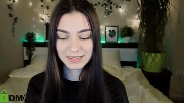 Image 8 of silvia_queen1 Stream on Chaturbate on 14 months ago