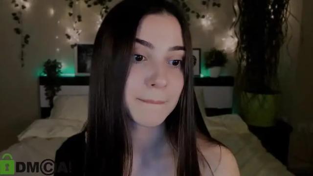 Image 6 of silvia_queen1 Stream on Chaturbate on 14 months ago