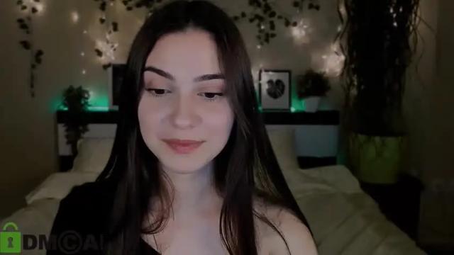 Image 8 of silvia_queen1 Stream on Chaturbate on 14 months ago