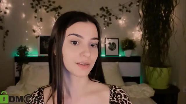 Image 12 of silvia_queen1 Stream on Chaturbate on 14 months ago