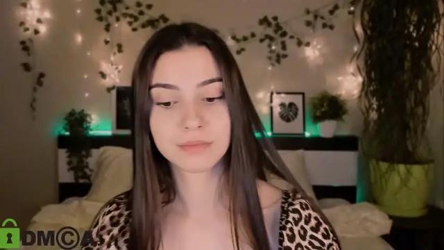 Image 2 of silvia_queen1 Stream on Chaturbate on 14 months ago