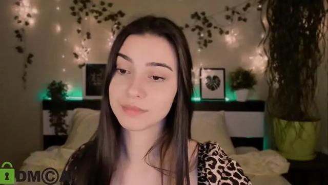 Image 4 of silvia_queen1 Stream on Chaturbate on 14 months ago