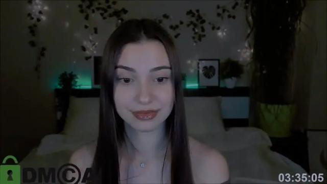 Image 8 of silvia_queen1 Stream on Chaturbate on 14 months ago