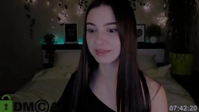Image 3 of silvia_queen1 Stream on Chaturbate on 14 months ago