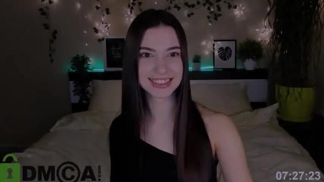 Image 6 of silvia_queen1 Stream on Chaturbate on 14 months ago