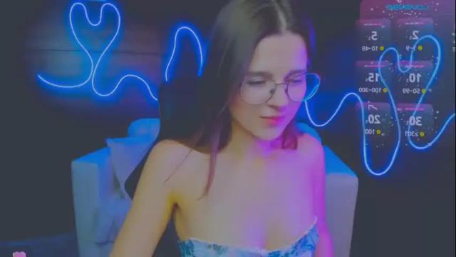 Image 2 of silvia_queen1 Stream on Chaturbate on 16 days ago