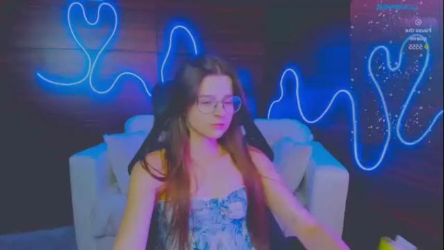 Image 4 of silvia_queen1 Stream on Chaturbate on 16 days ago
