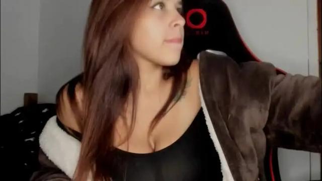 Image 2 of silvia_richiej Stream on Chaturbate on 3 months ago