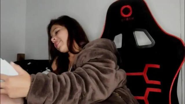 Image 3 of silvia_richiej Stream on Chaturbate on 3 months ago