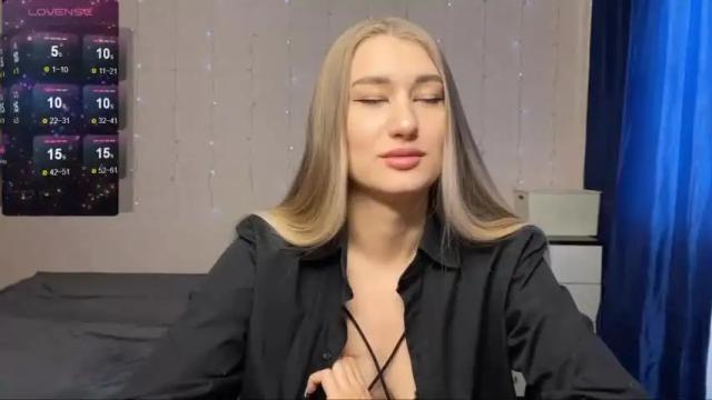 Image 2 of silvia_sugarr Stream on Chaturbate on 13 months ago