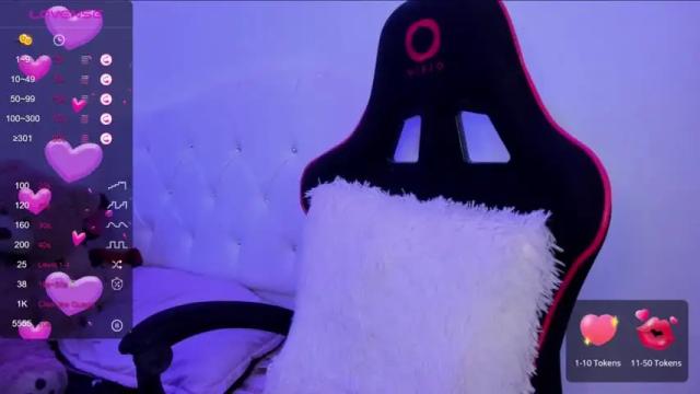 Image 8 of silviarichie_jade Stream on Chaturbate on 22 months ago