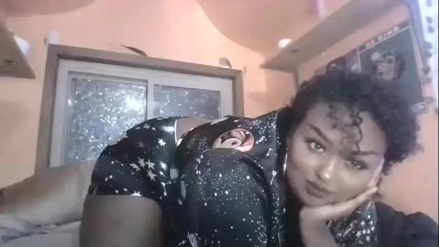 Image 3 of siminfox Stream on Chaturbate on 17 months ago
