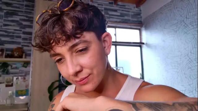 Image 3 of simone_4201 Stream on Chaturbate on 1 month ago