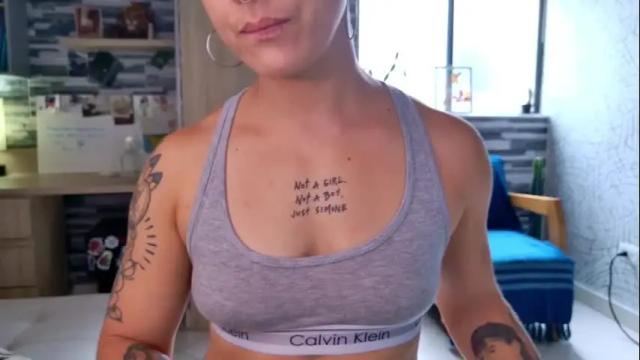 Image 3 of simone_4201 Stream on Chaturbate on 13 days ago