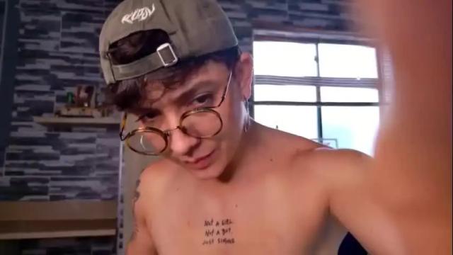 Image 12 of simone_4201 Stream on Chaturbate on 2 days ago