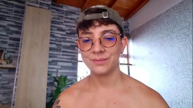 Image 4 of simone_4201 Stream on Chaturbate on 2 days ago