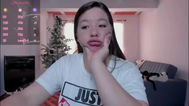 Image 3 of simply_zoe___ Stream on Chaturbate on 2 months ago