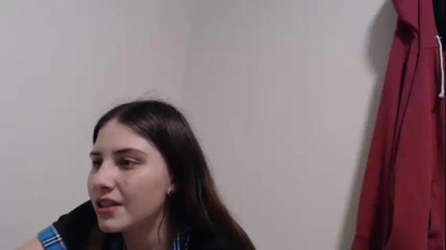 Image 2 of sincerelyyneon Stream on Chaturbate on 16 months ago