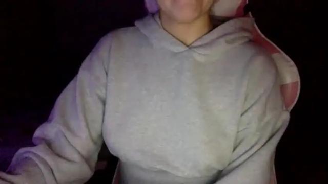 Image 6 of sindrastone Stream on Chaturbate on 14 months ago