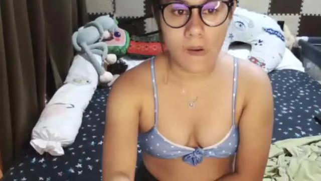 Image 2 of singlemomma31 Stream on Chaturbate on 15 months ago