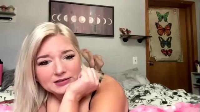 Image 4 of singlesexymom Stream on Chaturbate on 4 months ago