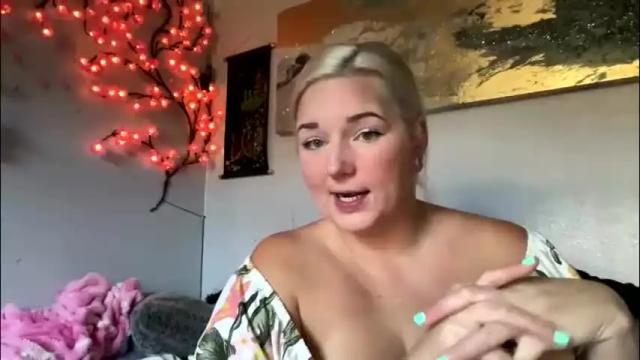 Image 7 of singlesexymom Stream on Chaturbate on 9 days ago