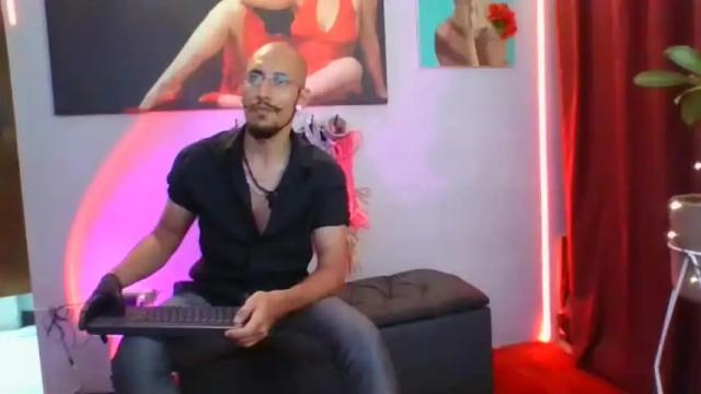 Image 3 of sir_wllliam Stream on Chaturbate on 18 months ago
