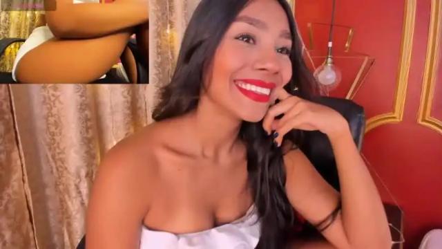 Image 4 of sirenetta_official Stream on Chaturbate on 13 months ago