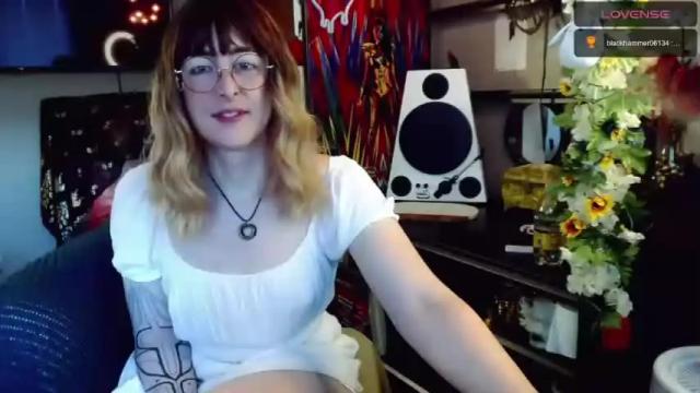 Image 2 of sirensays Stream on Chaturbate on 15 months ago